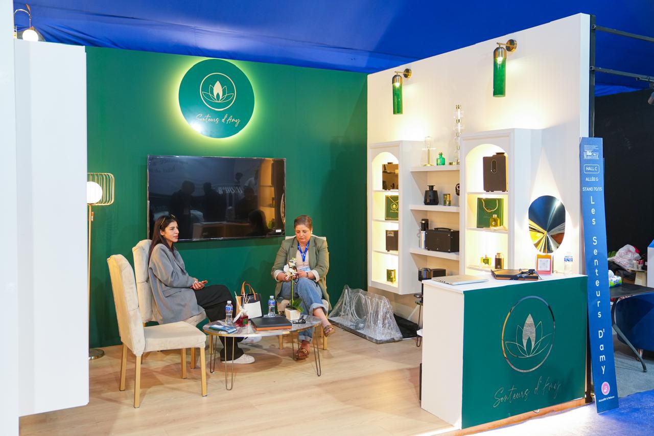 Une jeune entreprise marocaine s’impose sur le marché des parfums d’ambiance et participe à “Marocotel 2026”