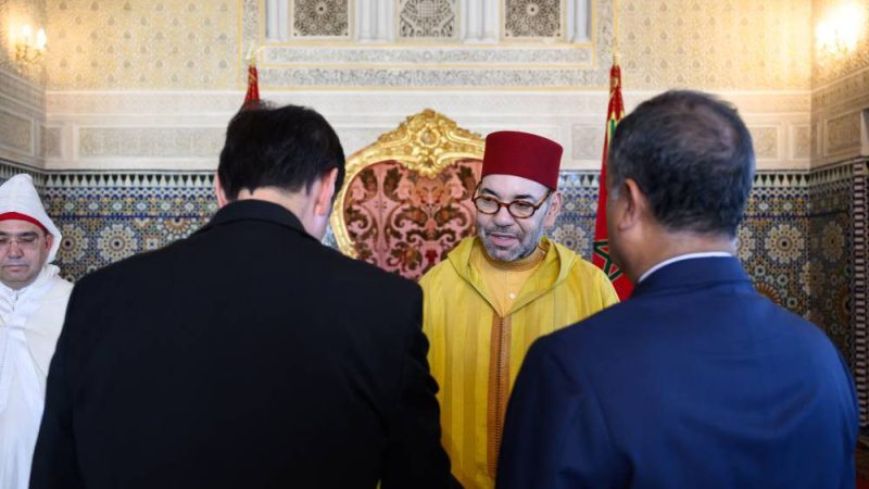 Sa Majesté le Roi reçoit à Rabat plusieurs ambassadeurs étrangers