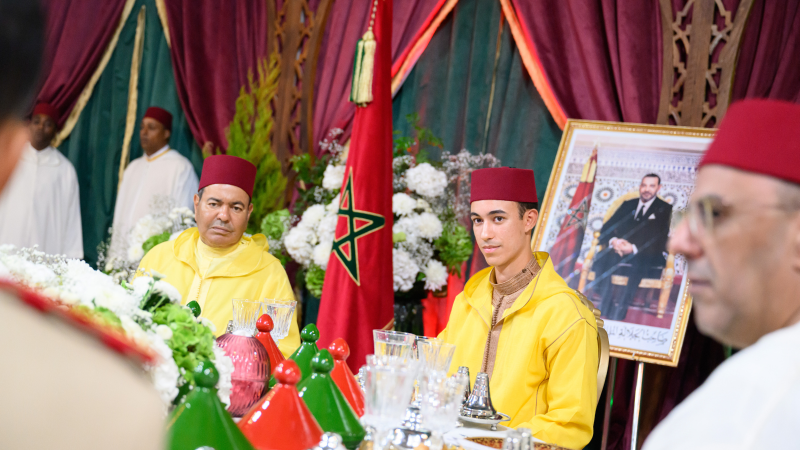 Glorieuse Fête du Trône : Déjeuner offert par le Chef du gouvernement en présence de SAR le Prince Héritier Moulay El Hassan et de SAR le Prince Moulay Rachid