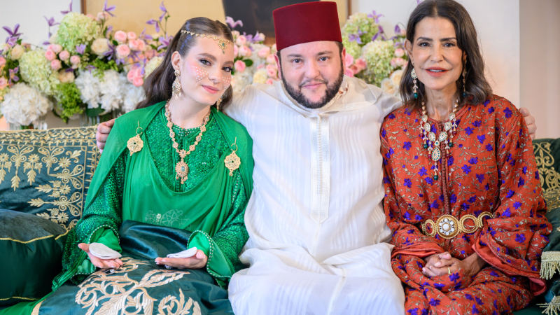 Conclusion, avec la bénédiction de Sa Majesté le Roi, de l’acte de mariage de Moulay Driss Filali, Fils de SAR la Princesse Lalla Meryem, avec la jeune Ahlam Oumha (communiqué du Ministère de la Maison Royale, du Protocole et de la Chancellerie)