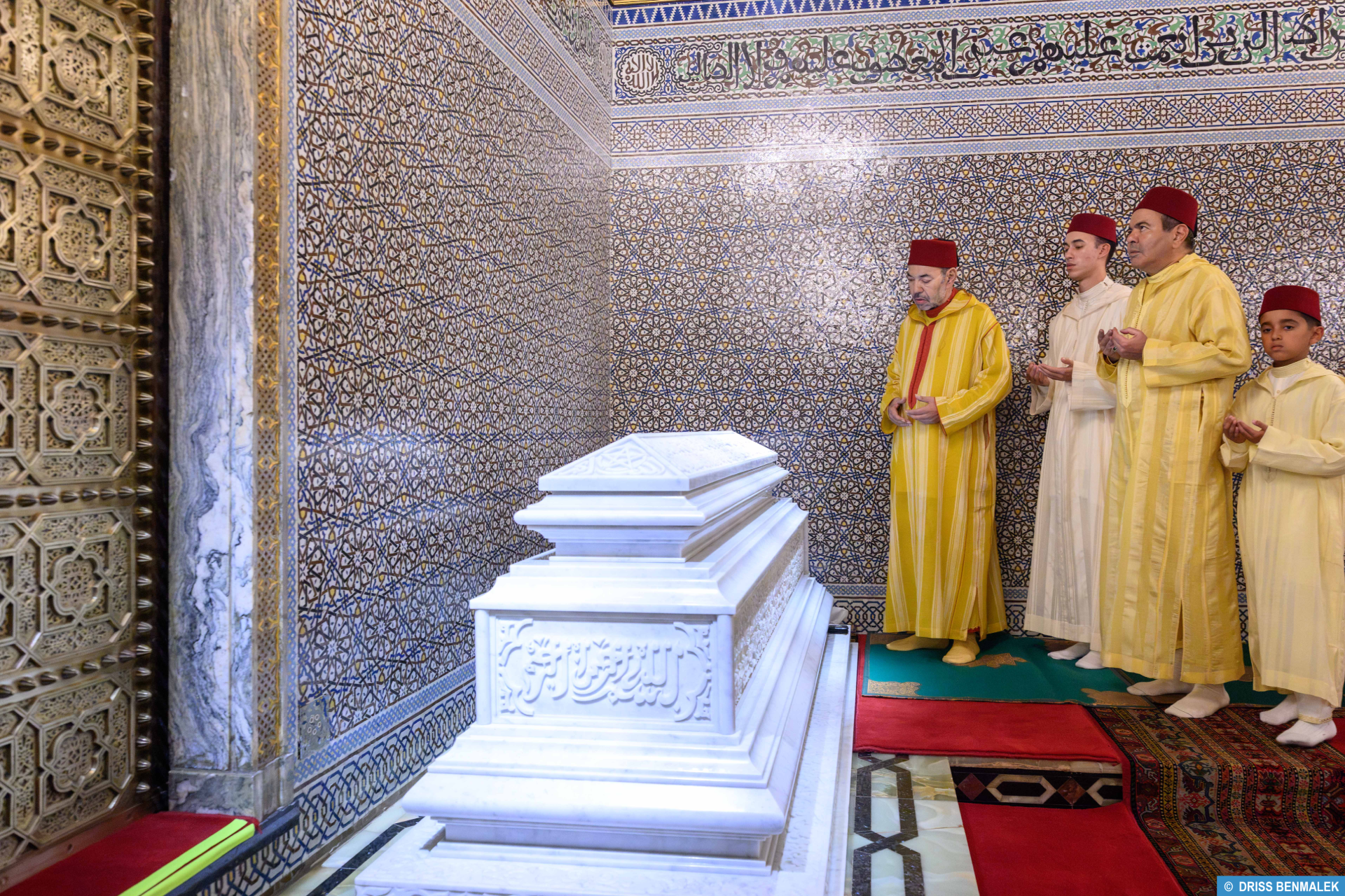 SM le Roi, Amir Al-Mouminine, préside une veillée religieuse en commémoration du 28e anniversaire de la disparition de Feu SM le Roi Hassan II