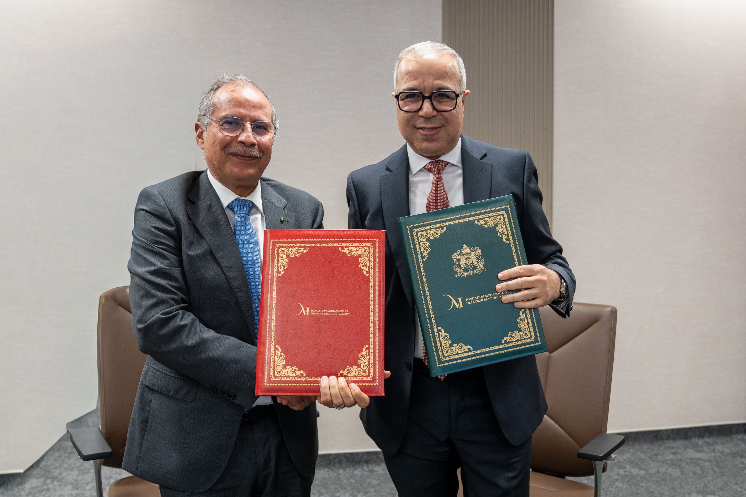 La Fondation Mohammed VI des Sciences et de la Santé et le Crédit Agricole du Maroc signent une convention de partenariat