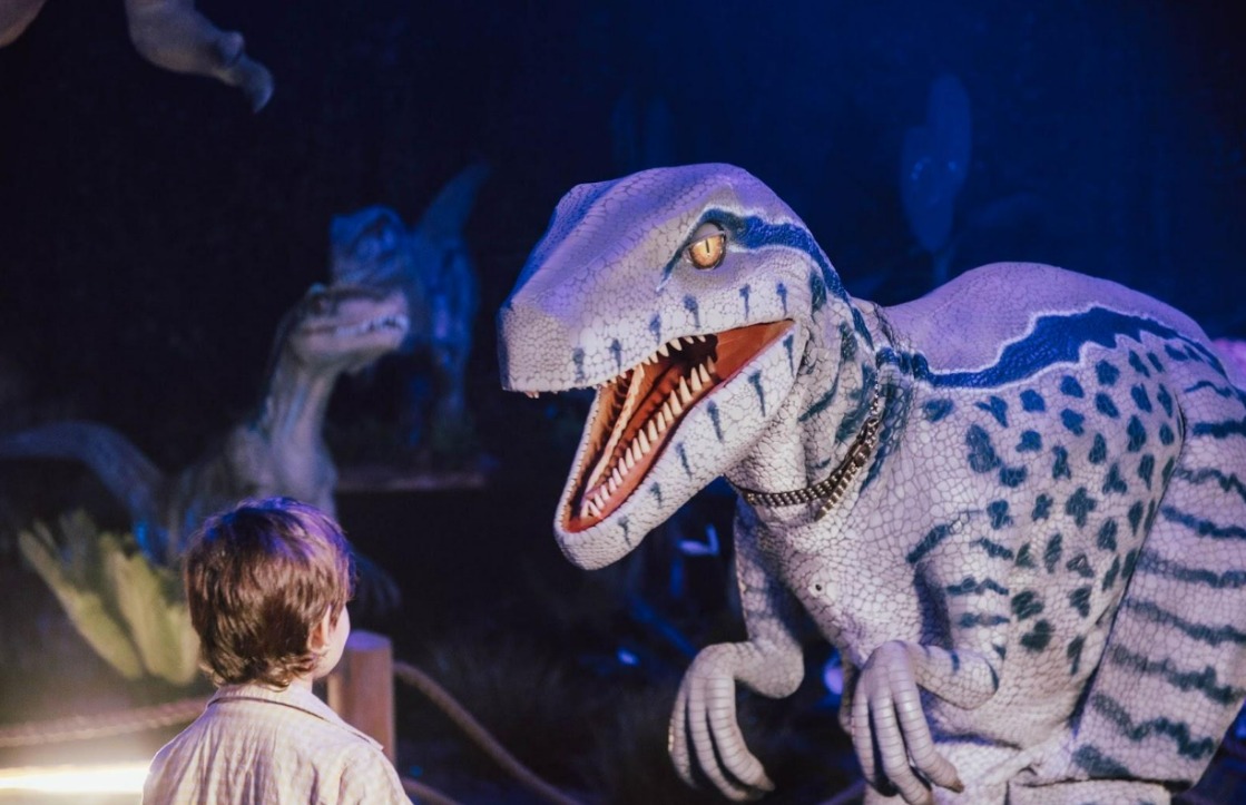 Dinos Alive transforme la rentrée en voyage au cœur de la Préhistoire